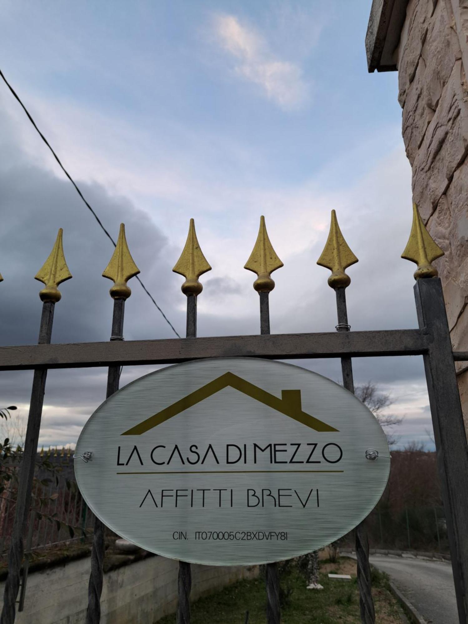 La Casa Di Mezzo-Affitti Brevi-Zona Ospedali Villa Busso Dış mekan fotoğraf
